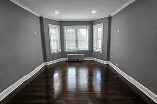 6545 N Francisco Ave, Chicago, IL 60645 - Photo 2