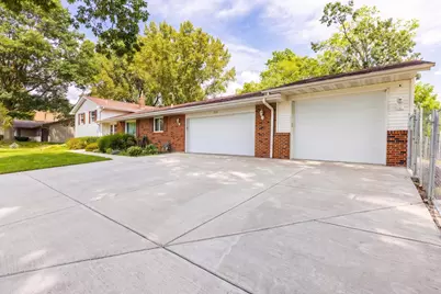 203 Wood Road, Rockford, IL 61107 - Photo 2