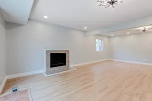 4470 Capstan Dr, Hoffman Estates, IL 60192 - Photo 10