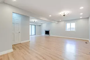 4470 Capstan Dr, Hoffman Estates, IL 60192 - Photo 8