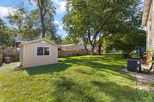 409 Maple Ln, Darien, IL 60561 - Photo 22