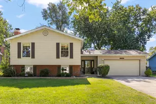 409 Maple Ln, Darien, IL 60561 - Photo 1