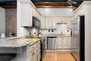 331 S Peoria St, Chicago, IL 60607 - Photo 4