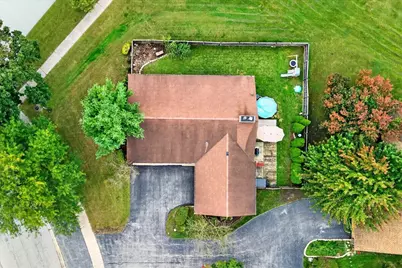 560 Lakeview Court, Roselle, IL 60172 - Photo 36