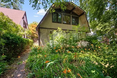 642 Sheridan Road, Evanston, IL 60202 - Photo 1
