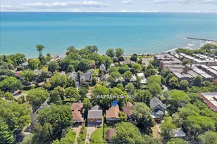 642 Sheridan Rd, Evanston, IL 60202 - Photo 2