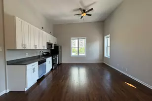 617 W Drummond Pl, Chicago, IL 60614 - Photo 2