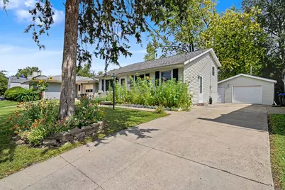 1228 S Mason Street, Bloomington, IL 61701 - Photo 2