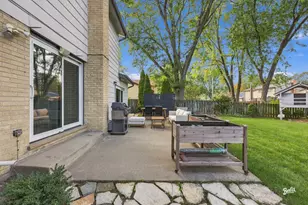 4 W Suffield Dr, Arlington Heights, IL 60004 - Photo 34