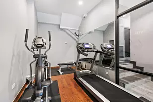 4555 N Malden St, Chicago, IL 60640 - Photo 10
