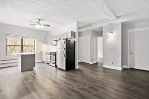 4555 N Malden St, Chicago, IL 60640 - Photo 2