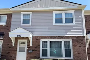 213 Frederick Pl, Wood Dale, IL 60191 - Photo 1