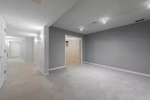 1017 W Dakin St, Chicago, IL 60613 - Photo 20