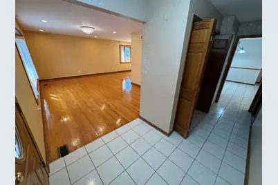 17W154 Terry Trail, Willowbrook, IL 60527 - Photo 4