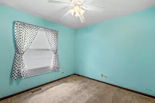 930 Pioneer Ct, Roselle, IL 60172 - Photo 34