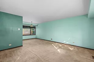 930 Pioneer Ct, Roselle, IL 60172 - Photo 8