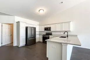 2 Building 18 Ridge Ln, Bolingbrook, IL 60440 - Photo 4