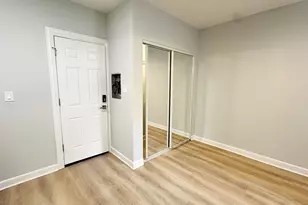5710 N Winthrop Ave, Chicago, IL 60660 - Photo 4