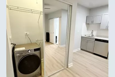 5710 N Winthrop Avenue #303, Chicago, IL 60660 - Photo 8