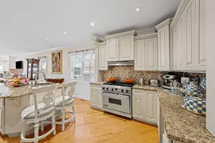 3132 N Luna Ave, Chicago, IL 60641 - Photo 12
