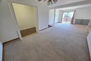801 Brook Dr, Streamwood, IL 60107 - Photo 4