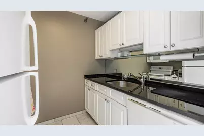 33 W Delaware Place #12C, Chicago, IL 60610 - Photo 12