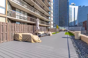 33 W Delaware Pl, Chicago, IL 60610 - Photo 14