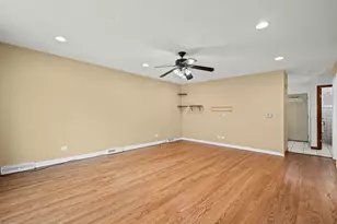 9543 Sumac Rd, Des Plaines, IL 60016 - Photo 8