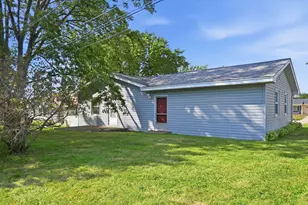 2136 Highland Dr, Sycamore, IL 60178 - Photo 22