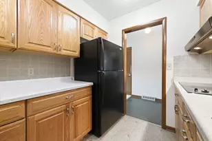 2136 Highland Dr, Sycamore, IL 60178 - Photo 10