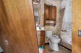 212 W Maple St, Fairbury, IL 61739 - Photo 10