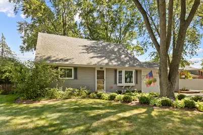 1552 Jobe Avenue, Saint Charles, IL 60174 - Photo 1