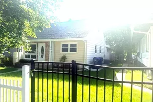 446 Washington Park, Waukegan, IL 60085 - Photo 2