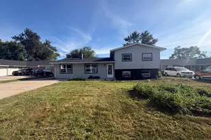 547 Redwood Rd, Bolingbrook, IL 60440 - Photo 1