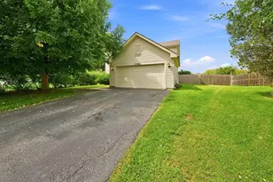 2420 Sisters Ct, Naperville, IL 60564 - Photo 2