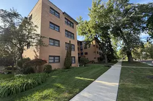 500 Washington Blvd, Oak Park, IL 60302 - Photo 1