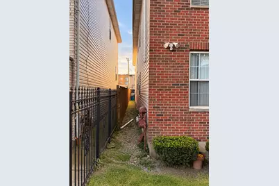 3858 W Grenshaw Street, Chicago, IL 60624 - Photo 2