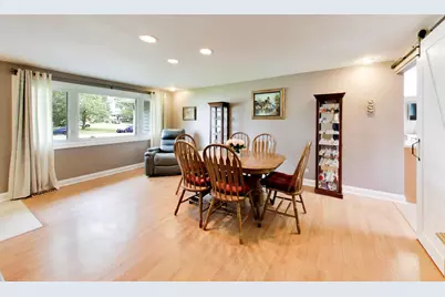 427 Kent Court, Schaumburg, IL 60193 - Photo 6