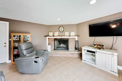 427 Kent Court, Schaumburg, IL 60193 - Photo 14