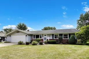 427 Kent Ct, Schaumburg, IL 60193 - Photo 1