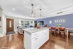 148 Jeffery Ln, Des Plaines, IL 60018 - Photo 10