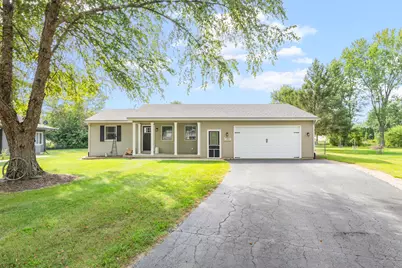 150 Holiday Drive, Somonauk, IL 60552 - Photo 2
