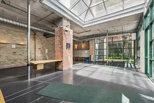 1800 W Roscoe St, Chicago, IL 60657 - Photo 18
