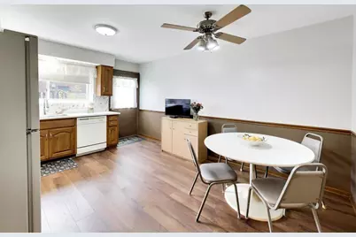 829 Dodge Avenue, Evanston, IL 60202 - Photo 4