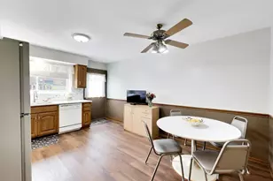829 Dodge Ave, Evanston, IL 60202 - Photo 4