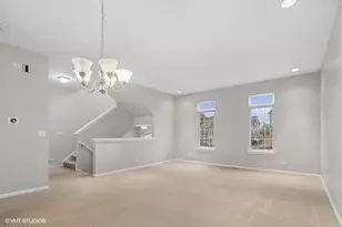 261 Sype Dr, Carol Stream, IL 60188 - Photo 2