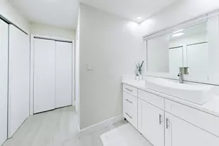 2300 W Talcott Rd, Park Ridge, IL 60068 - Photo 12