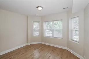 1939 W Granville Ave, Chicago, IL 60660 - Photo 10