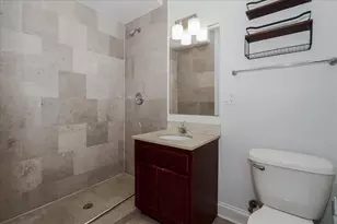 1939 W Granville Ave, Chicago, IL 60660 - Photo 14