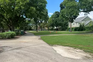 1939 W Granville Ave, Chicago, IL 60660 - Photo 26